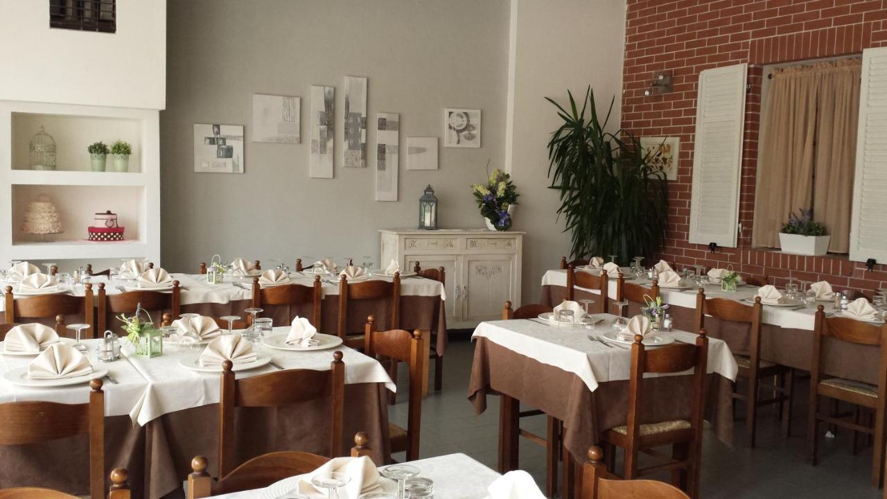 Albergo Ristorante Da Tunon Oviglio Eksteriør bilde